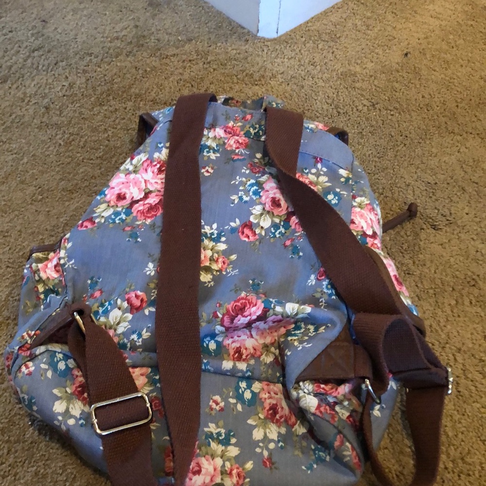 backpack - Picture 2 of 2